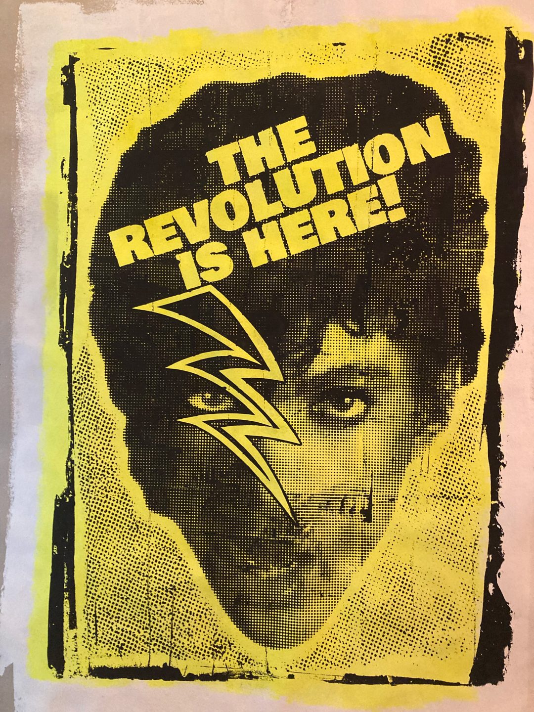 Hand printed on 300 g/m2 – rough recycling paper 100 x 136 cm, black & yellow fluorescent paint